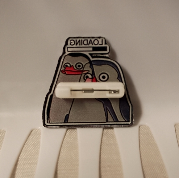 2/$10 Loading Penguins Of Madagascar Acrylic Pin - Picture 2 of 3